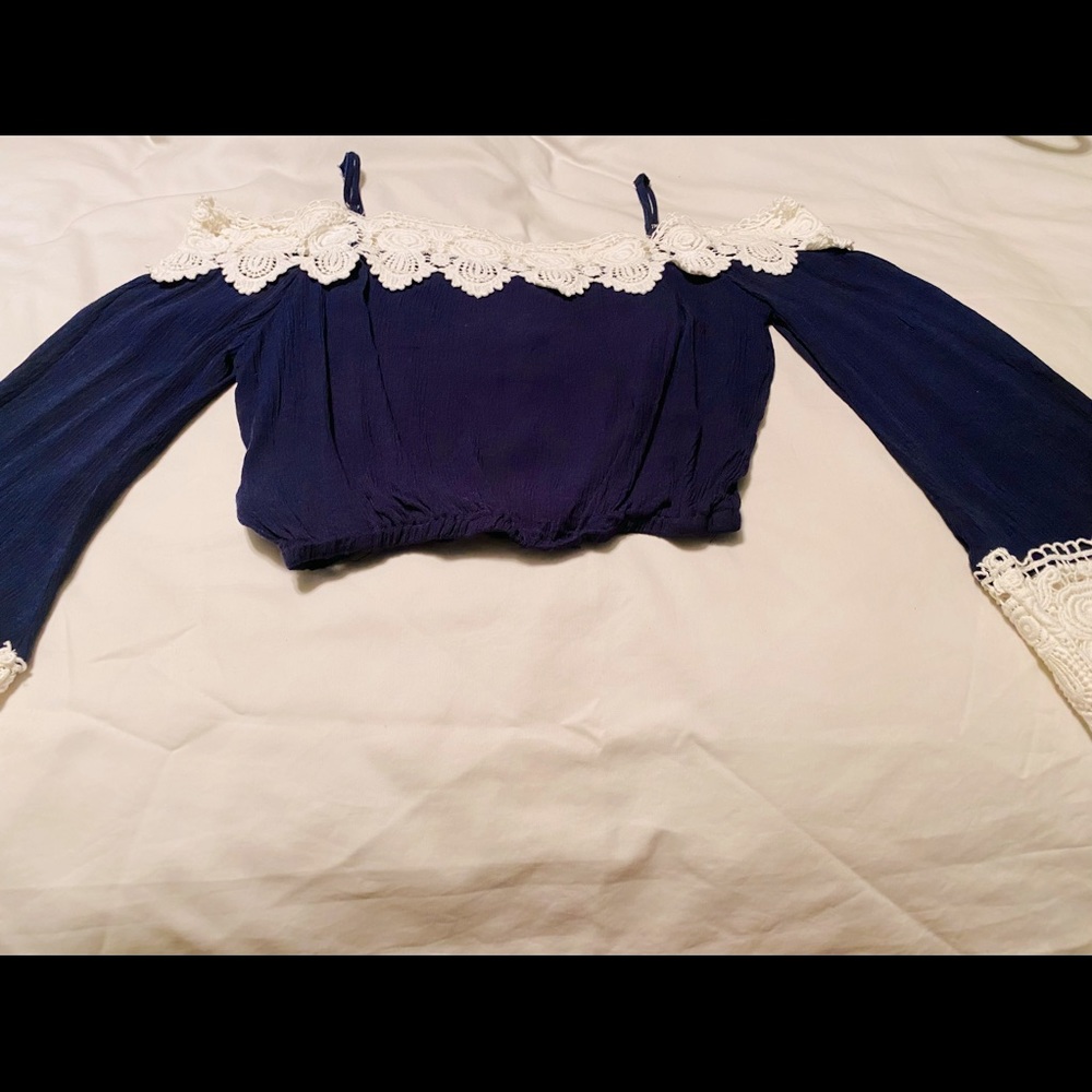 Beautiful navy crop top blouse lace embellished - Picture 4 of 6